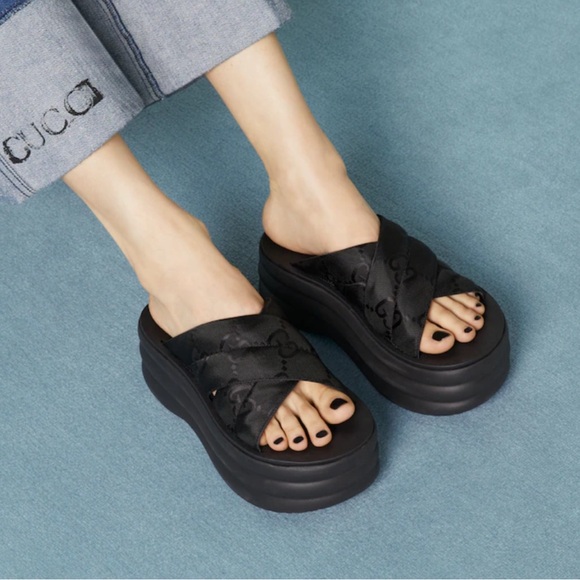 NEW Gucci GG supreme jacquard logo platform sandals